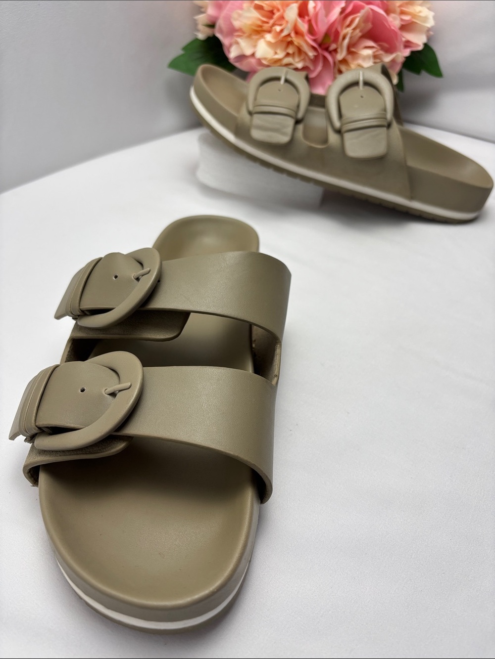 Time and Tru‎ Womens 8 Olive Green/Taupe Double Buckle Slide Sandals #486